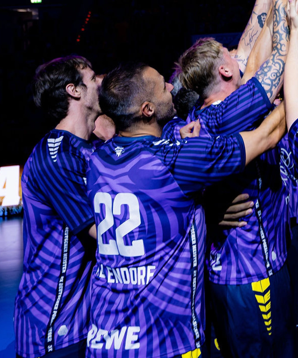 signiertes THE FINAL ROAR Trikot #22 Allendorf
