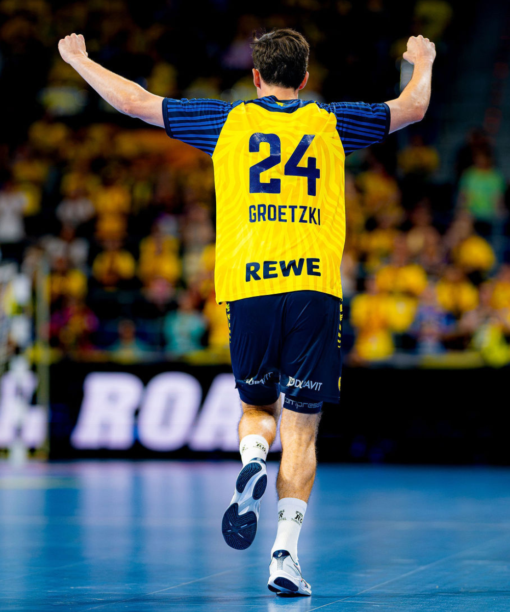 signiertes THE FINAL ROAR Trikot #24 Groetzki