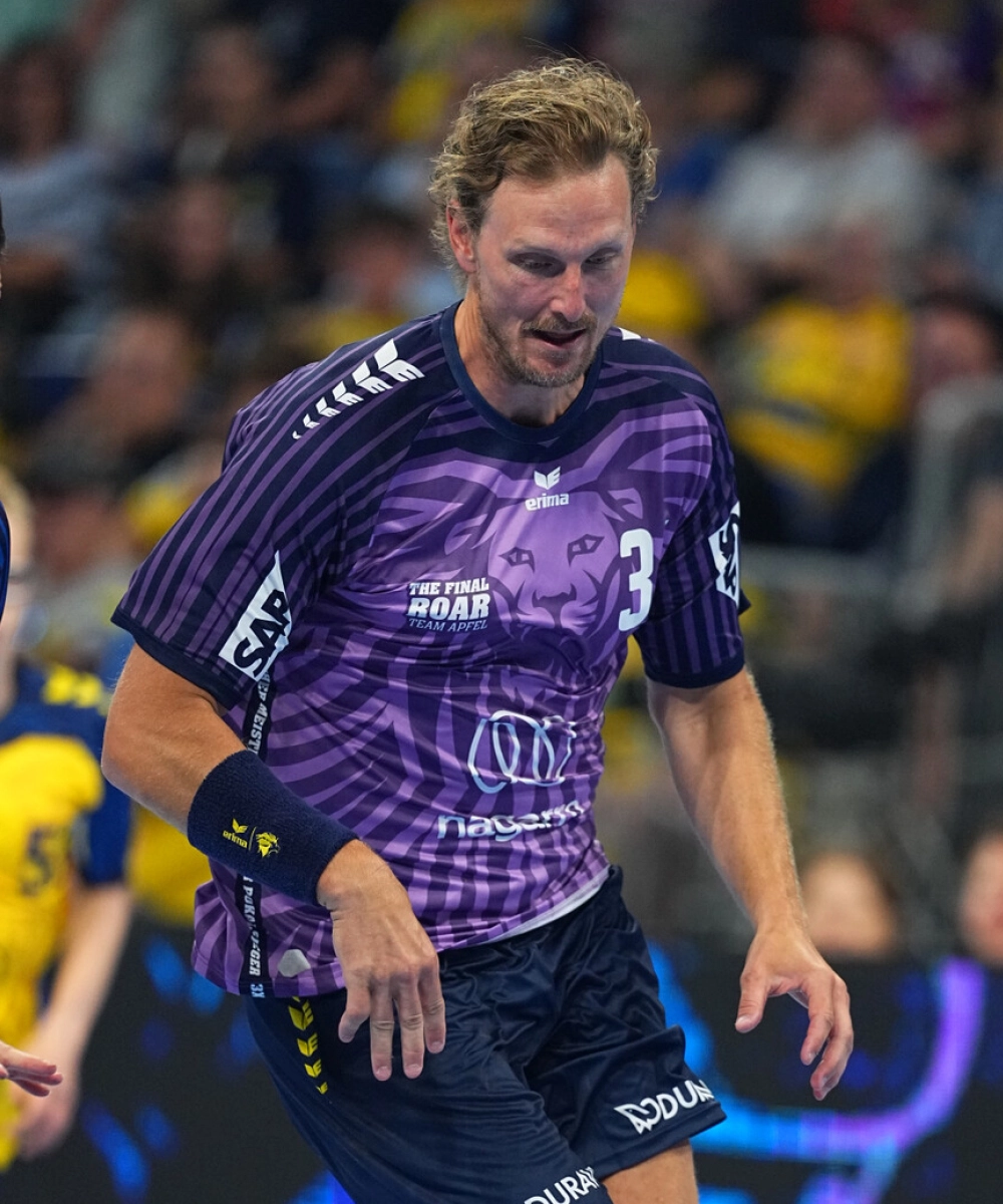 signiertes THE FINAL ROAR Trikot #36 Nielsen