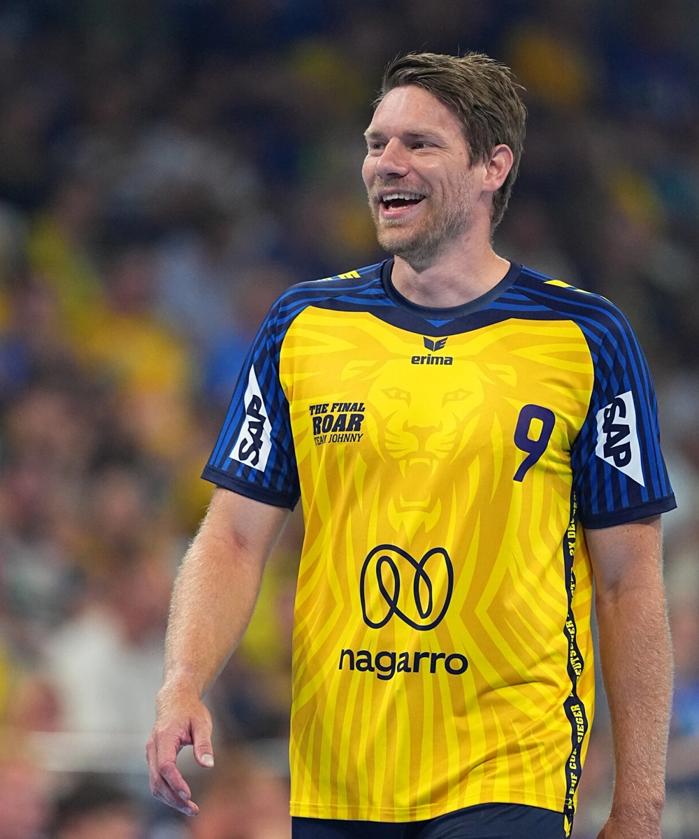 signiertes THE FINAL ROAR Trikot #9 Reichmann