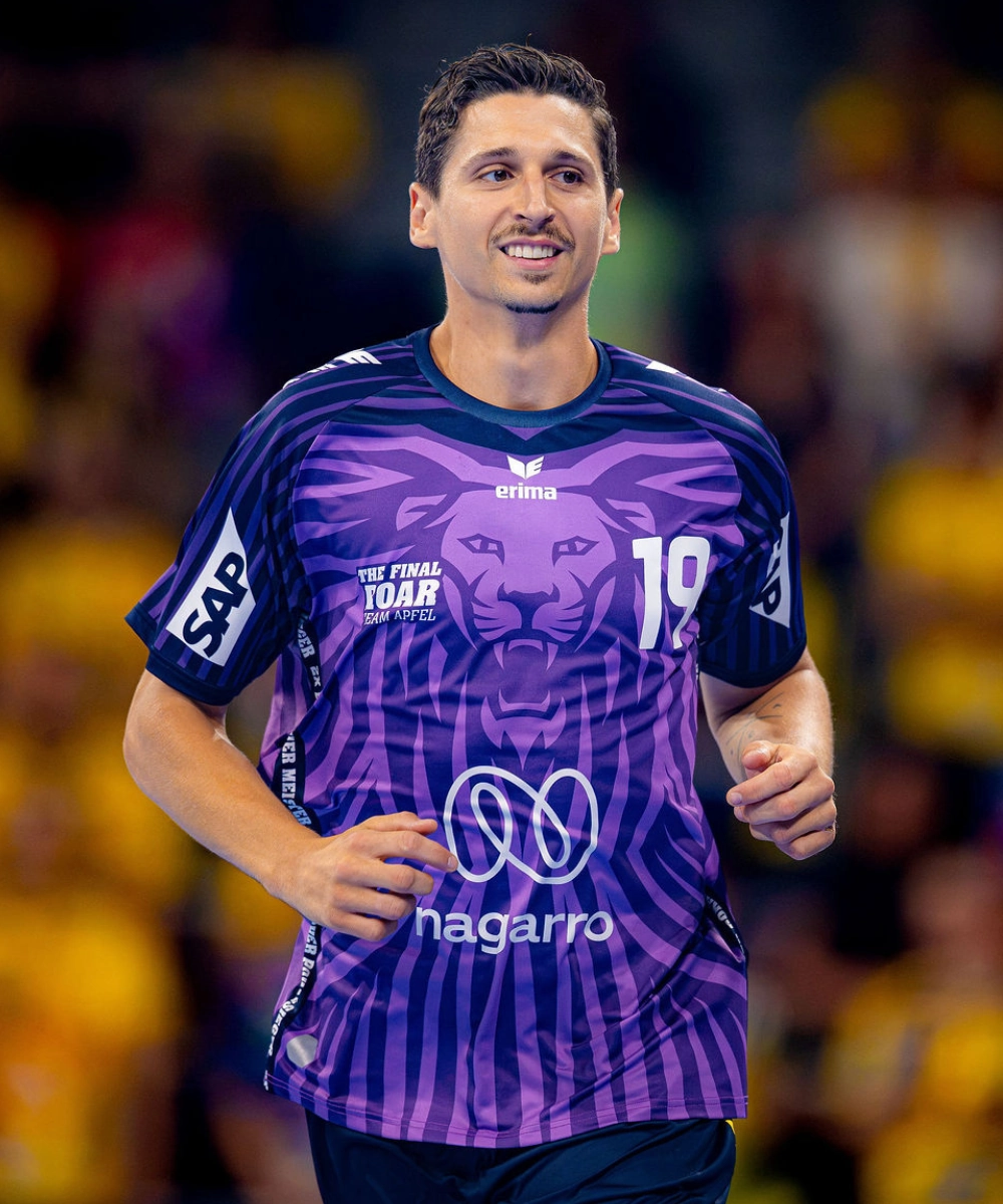 signiertes THE FINAL ROAR Trikot #19 Steinhauser
